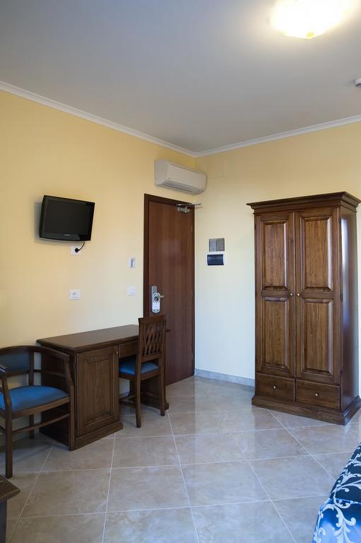 Hotel Aquila Aprilia Exterior foto