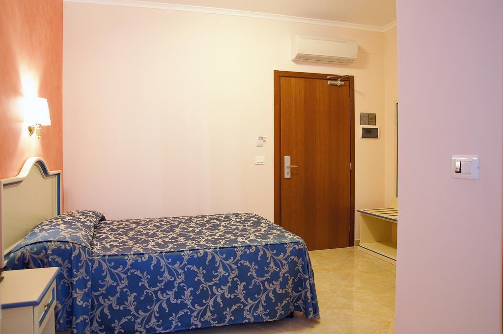Hotel Aquila Aprilia Exterior foto