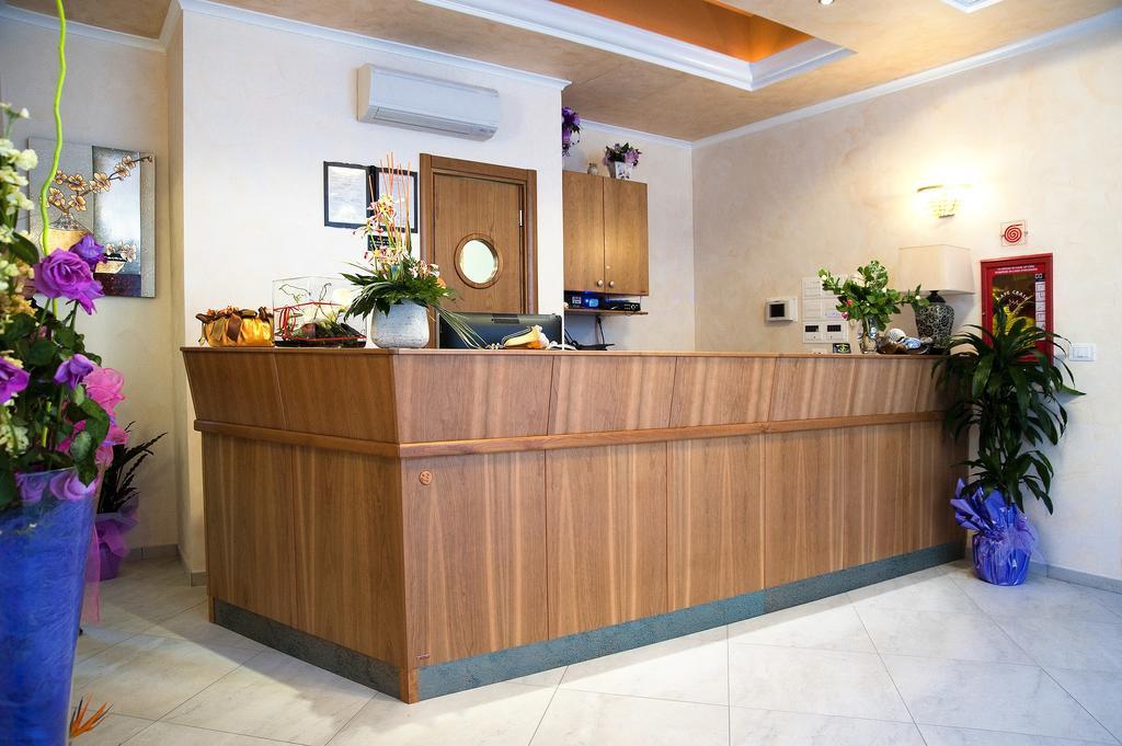 Hotel Aquila Aprilia Exterior foto